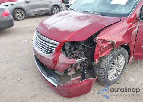 2016 Chrysler Town & Country Touring-L z USA, uszkodzony, nr VIN 2C4RC1CG5GR220876